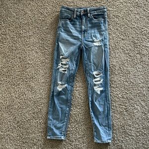 American Eagle Next Level Stretch Jean, Distressed Light Blue Wash Size 2 Short